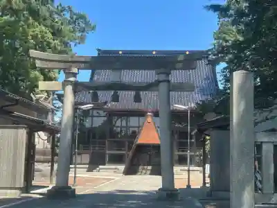 新治神社の{uncategorized: "未分類", other: "その他", undefined: "問題あり", building: "その他建物", grave: "お墓", sacred_gate: "鳥居", guardian: "狛犬", statue: "像", buddha: "仏像", history: "歴史", nature: "自然", garden: "庭園", animal: "動物", pagoda: "塔", temizu: "手水舎", mountain_gate: "山門・神門", sanctuary: "本殿・本堂", subordinate: "末社・摂社", art: "芸術", scenery: "景色", jizo: "地蔵", ema: "絵馬", goshuin: "御朱印", omikuji: "おみくじ", items: "授与品その他", amulet: "お守り", goshuincho: "御朱印帳", eats: "食事", festival: "お祭り", votive_dance: "神楽", shichigosan: "七五三参", wedding: "結婚式", experience: "体験その他", initially: "初詣", around: "周辺", anti_infection: "感染症対策"}