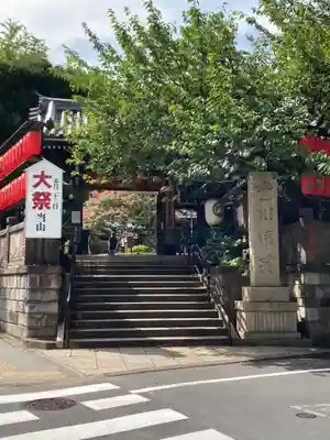 豊川稲荷東京別院の山門・神門