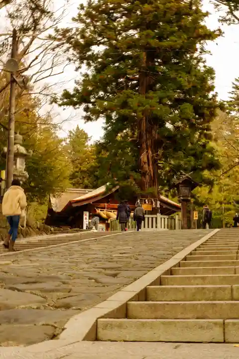 諏訪大社下社秋宮(長野県)