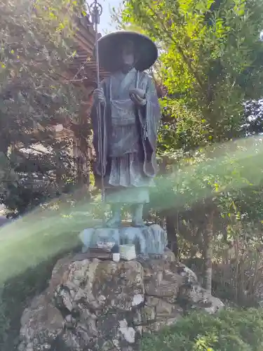 岩本寺の{uncategorized: "未分類", other: "その他", undefined: "問題あり", building: "その他建物", grave: "お墓", sacred_gate: "鳥居", guardian: "狛犬", statue: "像", buddha: "仏像", history: "歴史", nature: "自然", garden: "庭園", animal: "動物", pagoda: "塔", temizu: "手水舎", mountain_gate: "山門・神門", sanctuary: "本殿・本堂", subordinate: "末社・摂社", art: "芸術", scenery: "景色", jizo: "地蔵", ema: "絵馬", goshuin: "御朱印", omikuji: "おみくじ", items: "授与品その他", amulet: "お守り", goshuincho: "御朱印帳", eats: "食事", festival: "お祭り", votive_dance: "神楽", shichigosan: "七五三参", wedding: "結婚式", experience: "体験その他", initially: "初詣", around: "周辺", anti_infection: "感染症対策"}