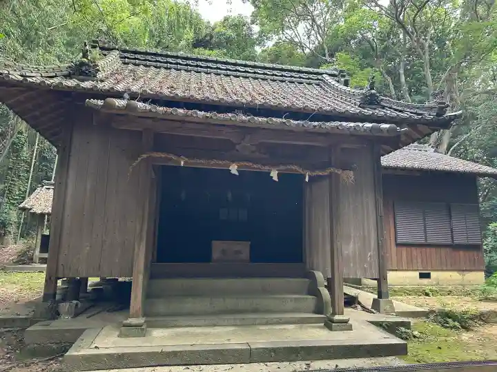 伊加奈志神社の本殿・本堂