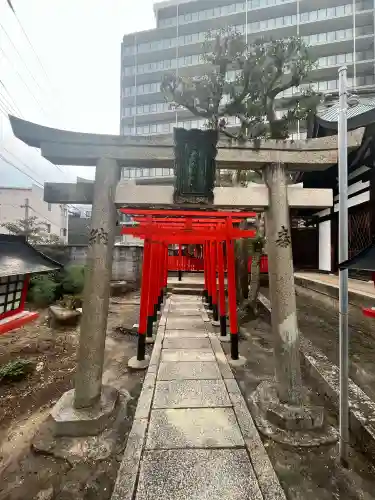 六宮神社の{uncategorized: "未分類", other: "その他", undefined: "問題あり", building: "その他建物", grave: "お墓", sacred_gate: "鳥居", guardian: "狛犬", statue: "像", buddha: "仏像", history: "歴史", nature: "自然", garden: "庭園", animal: "動物", pagoda: "塔", temizu: "手水舎", mountain_gate: "山門・神門", sanctuary: "本殿・本堂", subordinate: "末社・摂社", art: "芸術", scenery: "景色", jizo: "地蔵", ema: "絵馬", goshuin: "御朱印", omikuji: "おみくじ", items: "授与品その他", amulet: "お守り", goshuincho: "御朱印帳", eats: "食事", festival: "お祭り", votive_dance: "神楽", shichigosan: "七五三参", wedding: "結婚式", experience: "体験その他", initially: "初詣", around: "周辺", anti_infection: "感染症対策"}