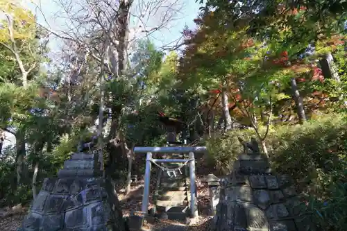 東館稲荷神社の鳥居