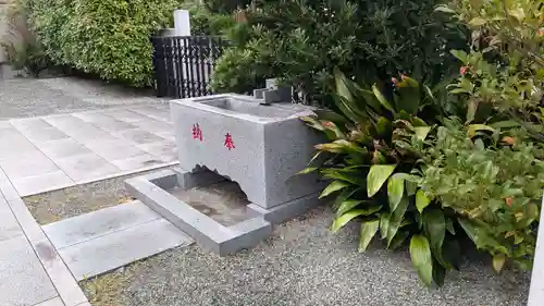 江島神社車祓い所の手水