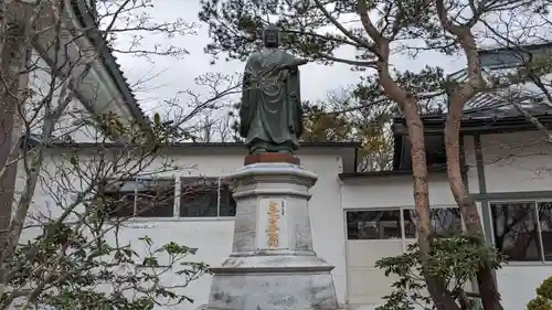 法華寺の像