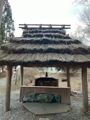義經神社の手水舎