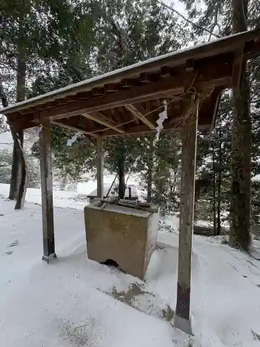 亀山神社の{uncategorized: "未分類", other: "その他", undefined: "問題あり", building: "その他建物", grave: "お墓", sacred_gate: "鳥居", guardian: "狛犬", statue: "像", buddha: "仏像", history: "歴史", nature: "自然", garden: "庭園", animal: "動物", pagoda: "塔", temizu: "手水舎", mountain_gate: "山門・神門", sanctuary: "本殿・本堂", subordinate: "末社・摂社", art: "芸術", scenery: "景色", jizo: "地蔵", ema: "絵馬", goshuin: "御朱印", omikuji: "おみくじ", items: "授与品その他", amulet: "お守り", goshuincho: "御朱印帳", eats: "食事", festival: "お祭り", votive_dance: "神楽", shichigosan: "七五三参", wedding: "結婚式", experience: "体験その他", initially: "初詣", around: "周辺", anti_infection: "感染症対策"}