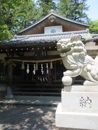 真木諏訪神社の本殿