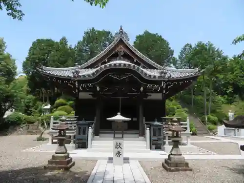 護国之寺の本殿・本堂