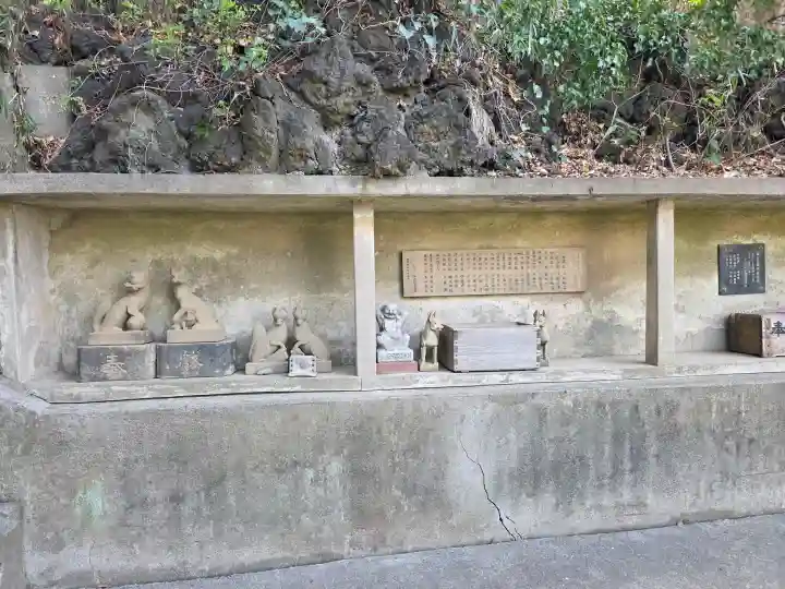 冨士浅間神社の{uncategorized: "未分類", other: "その他", undefined: "問題あり", building: "その他建物", grave: "お墓", sacred_gate: "鳥居", guardian: "狛犬", statue: "像", buddha: "仏像", history: "歴史", nature: "自然", garden: "庭園", animal: "動物", pagoda: "塔", temizu: "手水舎", mountain_gate: "山門・神門", sanctuary: "本殿・本堂", subordinate: "末社・摂社", art: "芸術", scenery: "景色", jizo: "地蔵", ema: "絵馬", goshuin: "御朱印", omikuji: "おみくじ", items: "授与品その他", amulet: "お守り", goshuincho: "御朱印帳", eats: "食事", festival: "お祭り", votive_dance: "神楽", shichigosan: "七五三参", wedding: "結婚式", experience: "体験その他", initially: "初詣", around: "周辺", anti_infection: "感染症対策"}