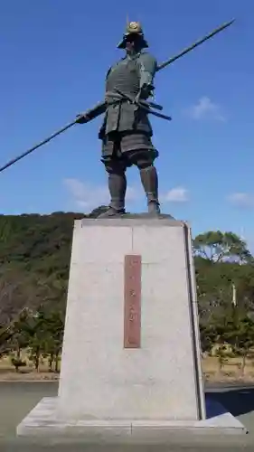 若宮八幡宮の像