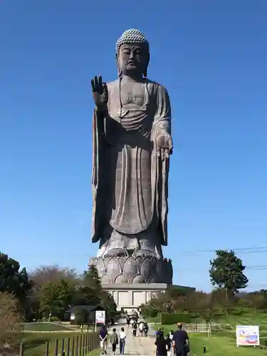 東本願寺本廟 牛久浄苑（牛久大仏）の仏像