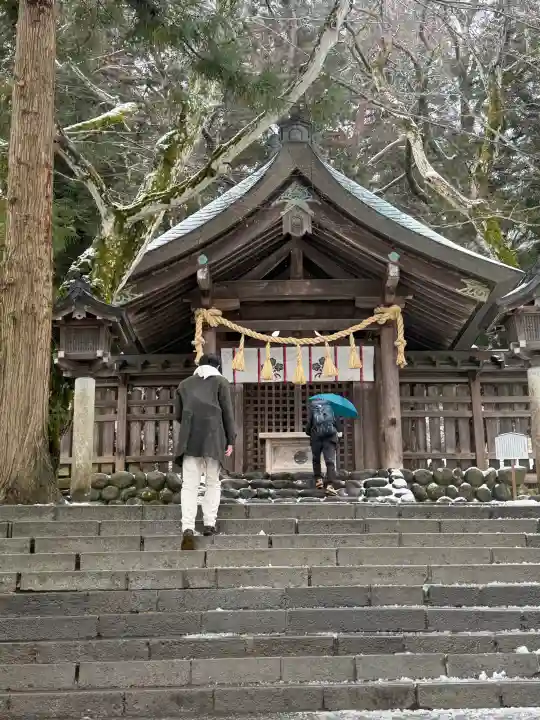 諏訪大社上社前宮の{uncategorized: "未分類", other: "その他", undefined: "問題あり", building: "その他建物", grave: "お墓", sacred_gate: "鳥居", guardian: "狛犬", statue: "像", buddha: "仏像", history: "歴史", nature: "自然", garden: "庭園", animal: "動物", pagoda: "塔", temizu: "手水舎", mountain_gate: "山門・神門", sanctuary: "本殿・本堂", subordinate: "末社・摂社", art: "芸術", scenery: "景色", jizo: "地蔵", ema: "絵馬", goshuin: "御朱印", omikuji: "おみくじ", items: "授与品その他", amulet: "お守り", goshuincho: "御朱印帳", eats: "食事", festival: "お祭り", votive_dance: "神楽", shichigosan: "七五三参", wedding: "結婚式", experience: "体験その他", initially: "初詣", around: "周辺", anti_infection: "感染症対策"}