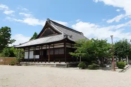 西大寺の本殿