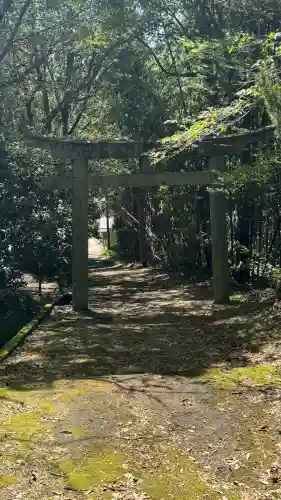 飯神社の{uncategorized: "未分類", other: "その他", undefined: "問題あり", building: "その他建物", grave: "お墓", sacred_gate: "鳥居", guardian: "狛犬", statue: "像", buddha: "仏像", history: "歴史", nature: "自然", garden: "庭園", animal: "動物", pagoda: "塔", temizu: "手水舎", mountain_gate: "山門・神門", sanctuary: "本殿・本堂", subordinate: "末社・摂社", art: "芸術", scenery: "景色", jizo: "地蔵", ema: "絵馬", goshuin: "御朱印", omikuji: "おみくじ", items: "授与品その他", amulet: "お守り", goshuincho: "御朱印帳", eats: "食事", festival: "お祭り", votive_dance: "神楽", shichigosan: "七五三参", wedding: "結婚式", experience: "体験その他", initially: "初詣", around: "周辺", anti_infection: "感染症対策"}