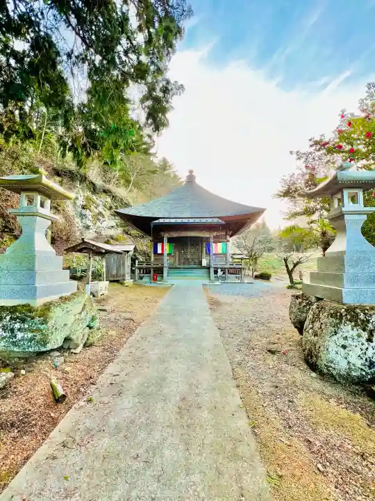 久昌寺の{uncategorized: "未分類", other: "その他", undefined: "問題あり", building: "その他建物", grave: "お墓", sacred_gate: "鳥居", guardian: "狛犬", statue: "像", buddha: "仏像", history: "歴史", nature: "自然", garden: "庭園", animal: "動物", pagoda: "塔", temizu: "手水舎", mountain_gate: "山門・神門", sanctuary: "本殿・本堂", subordinate: "末社・摂社", art: "芸術", scenery: "景色", jizo: "地蔵", ema: "絵馬", goshuin: "御朱印", omikuji: "おみくじ", items: "授与品その他", amulet: "お守り", goshuincho: "御朱印帳", eats: "食事", festival: "お祭り", votive_dance: "神楽", shichigosan: "七五三参", wedding: "結婚式", experience: "体験その他", initially: "初詣", around: "周辺", anti_infection: "感染症対策"}
