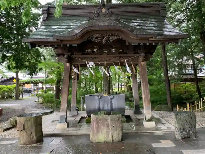 諏訪大社下社秋宮の手水舎