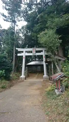 鳥見神社の鳥居