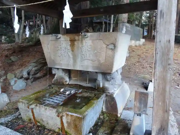 仁科神明宮の手水舎