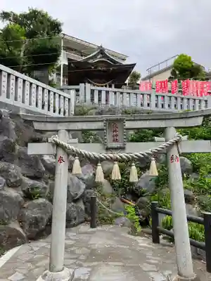 亀井神社の鳥居