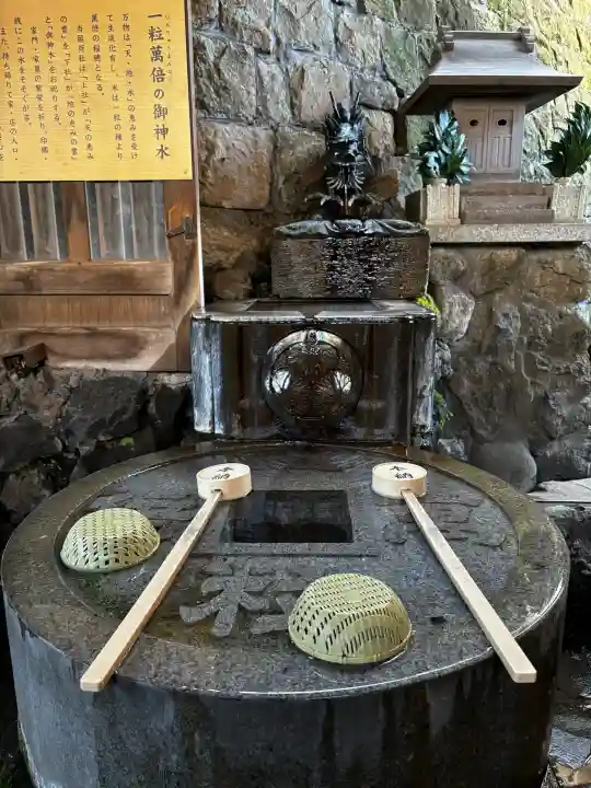 品川神社の{uncategorized: "未分類", other: "その他", undefined: "問題あり", building: "その他建物", grave: "お墓", sacred_gate: "鳥居", guardian: "狛犬", statue: "像", buddha: "仏像", history: "歴史", nature: "自然", garden: "庭園", animal: "動物", pagoda: "塔", temizu: "手水舎", mountain_gate: "山門・神門", sanctuary: "本殿・本堂", subordinate: "末社・摂社", art: "芸術", scenery: "景色", jizo: "地蔵", ema: "絵馬", goshuin: "御朱印", omikuji: "おみくじ", items: "授与品その他", amulet: "お守り", goshuincho: "御朱印帳", eats: "食事", festival: "お祭り", votive_dance: "神楽", shichigosan: "七五三参", wedding: "結婚式", experience: "体験その他", initially: "初詣", around: "周辺", anti_infection: "感染症対策"}