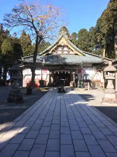 久遠寺の本殿