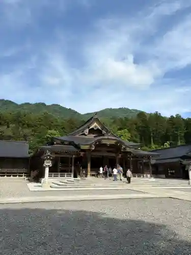 彌彦神社の{uncategorized: "未分類", other: "その他", undefined: "問題あり", building: "その他建物", grave: "お墓", sacred_gate: "鳥居", guardian: "狛犬", statue: "像", buddha: "仏像", history: "歴史", nature: "自然", garden: "庭園", animal: "動物", pagoda: "塔", temizu: "手水舎", mountain_gate: "山門・神門", sanctuary: "本殿・本堂", subordinate: "末社・摂社", art: "芸術", scenery: "景色", jizo: "地蔵", ema: "絵馬", goshuin: "御朱印", omikuji: "おみくじ", items: "授与品その他", amulet: "お守り", goshuincho: "御朱印帳", eats: "食事", festival: "お祭り", votive_dance: "神楽", shichigosan: "七五三参", wedding: "結婚式", experience: "体験その他", initially: "初詣", around: "周辺", anti_infection: "感染症対策"}