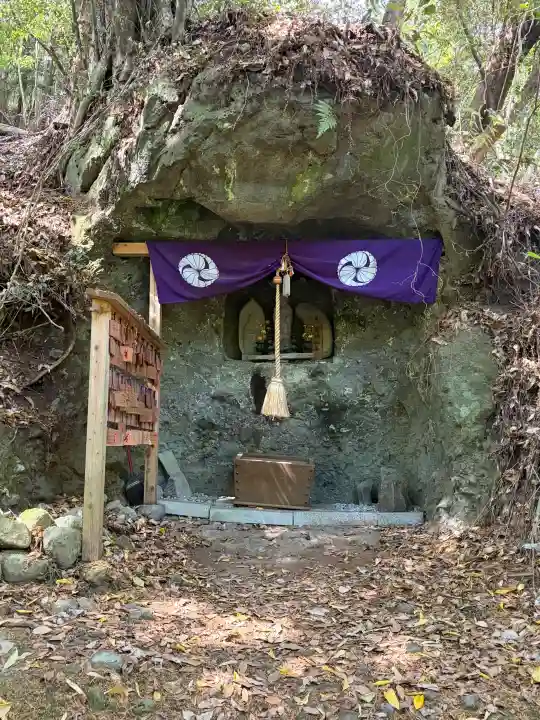富貴寺の{uncategorized: "未分類", other: "その他", undefined: "問題あり", building: "その他建物", grave: "お墓", sacred_gate: "鳥居", guardian: "狛犬", statue: "像", buddha: "仏像", history: "歴史", nature: "自然", garden: "庭園", animal: "動物", pagoda: "塔", temizu: "手水舎", mountain_gate: "山門・神門", sanctuary: "本殿・本堂", subordinate: "末社・摂社", art: "芸術", scenery: "景色", jizo: "地蔵", ema: "絵馬", goshuin: "御朱印", omikuji: "おみくじ", items: "授与品その他", amulet: "お守り", goshuincho: "御朱印帳", eats: "食事", festival: "お祭り", votive_dance: "神楽", shichigosan: "七五三参", wedding: "結婚式", experience: "体験その他", initially: "初詣", around: "周辺", anti_infection: "感染症対策"}