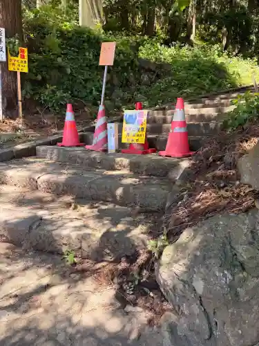 多賀神社の{uncategorized: "未分類", other: "その他", undefined: "問題あり", building: "その他建物", grave: "お墓", sacred_gate: "鳥居", guardian: "狛犬", statue: "像", buddha: "仏像", history: "歴史", nature: "自然", garden: "庭園", animal: "動物", pagoda: "塔", temizu: "手水舎", mountain_gate: "山門・神門", sanctuary: "本殿・本堂", subordinate: "末社・摂社", art: "芸術", scenery: "景色", jizo: "地蔵", ema: "絵馬", goshuin: "御朱印", omikuji: "おみくじ", items: "授与品その他", amulet: "お守り", goshuincho: "御朱印帳", eats: "食事", festival: "お祭り", votive_dance: "神楽", shichigosan: "七五三参", wedding: "結婚式", experience: "体験その他", initially: "初詣", around: "周辺", anti_infection: "感染症対策"}