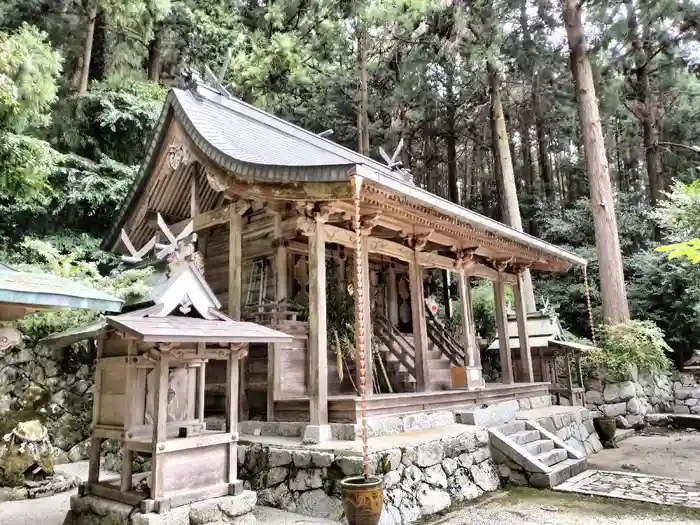 高天彦神社の本殿