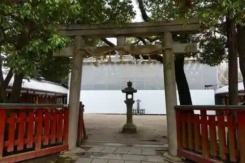 休ヶ岡八幡宮（薬師寺境内社）の鳥居