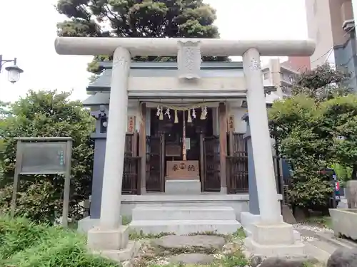 池袋水天宮の鳥居