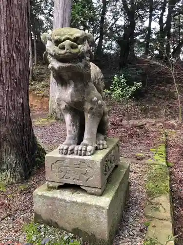 襏枳神社(橘枳神社)の狛犬