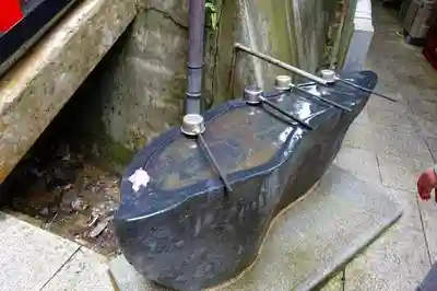 脳天大神龍王院の手水舎