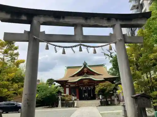 東神奈川熊野神社の{uncategorized: "未分類", other: "その他", undefined: "問題あり", building: "その他建物", grave: "お墓", sacred_gate: "鳥居", guardian: "狛犬", statue: "像", buddha: "仏像", history: "歴史", nature: "自然", garden: "庭園", animal: "動物", pagoda: "塔", temizu: "手水舎", mountain_gate: "山門・神門", sanctuary: "本殿・本堂", subordinate: "末社・摂社", art: "芸術", scenery: "景色", jizo: "地蔵", ema: "絵馬", goshuin: "御朱印", omikuji: "おみくじ", items: "授与品その他", amulet: "お守り", goshuincho: "御朱印帳", eats: "食事", festival: "お祭り", votive_dance: "神楽", shichigosan: "七五三参", wedding: "結婚式", experience: "体験その他", initially: "初詣", around: "周辺", anti_infection: "感染症対策"}