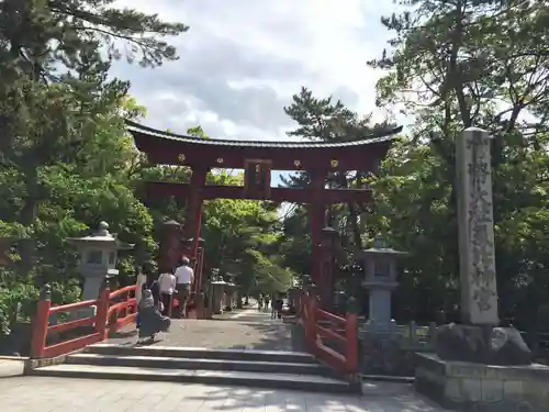 氣比神宮の鳥居