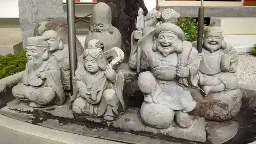 善生寺の像