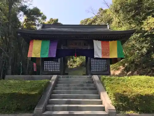 禅定寺の山門