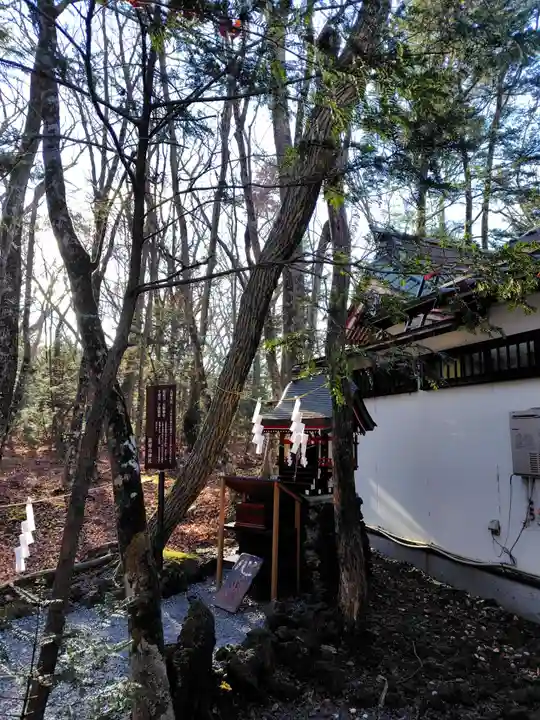 新屋山神社(山梨県)