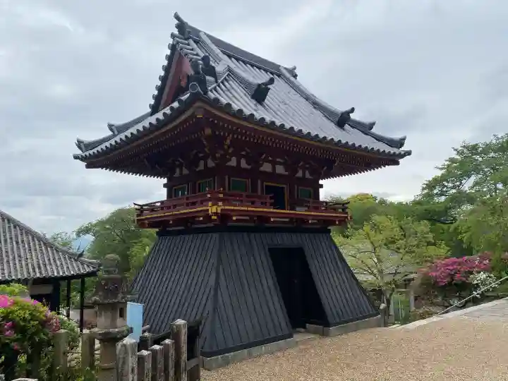 矢田寺観音堂の{uncategorized: "未分類", other: "その他", undefined: "問題あり", building: "その他建物", grave: "お墓", sacred_gate: "鳥居", guardian: "狛犬", statue: "像", buddha: "仏像", history: "歴史", nature: "自然", garden: "庭園", animal: "動物", pagoda: "塔", temizu: "手水舎", mountain_gate: "山門・神門", sanctuary: "本殿・本堂", subordinate: "末社・摂社", art: "芸術", scenery: "景色", jizo: "地蔵", ema: "絵馬", goshuin: "御朱印", omikuji: "おみくじ", items: "授与品その他", amulet: "お守り", goshuincho: "御朱印帳", eats: "食事", festival: "お祭り", votive_dance: "神楽", shichigosan: "七五三参", wedding: "結婚式", experience: "体験その他", initially: "初詣", around: "周辺", anti_infection: "感染症対策"}