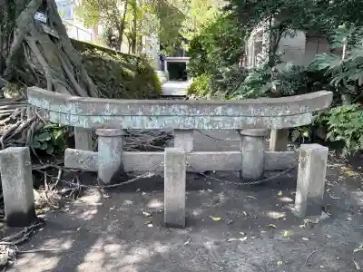 腹五社神社の{uncategorized: "未分類", other: "その他", undefined: "問題あり", building: "その他建物", grave: "お墓", sacred_gate: "鳥居", guardian: "狛犬", statue: "像", buddha: "仏像", history: "歴史", nature: "自然", garden: "庭園", animal: "動物", pagoda: "塔", temizu: "手水舎", mountain_gate: "山門・神門", sanctuary: "本殿・本堂", subordinate: "末社・摂社", art: "芸術", scenery: "景色", jizo: "地蔵", ema: "絵馬", goshuin: "御朱印", omikuji: "おみくじ", items: "授与品その他", amulet: "お守り", goshuincho: "御朱印帳", eats: "食事", festival: "お祭り", votive_dance: "神楽", shichigosan: "七五三参", wedding: "結婚式", experience: "体験その他", initially: "初詣", around: "周辺", anti_infection: "感染症対策"}