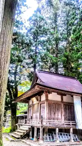 白川八幡神社の本殿