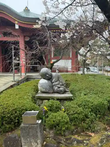 遍照院の{uncategorized: "未分類", other: "その他", undefined: "問題あり", building: "その他建物", grave: "お墓", sacred_gate: "鳥居", guardian: "狛犬", statue: "像", buddha: "仏像", history: "歴史", nature: "自然", garden: "庭園", animal: "動物", pagoda: "塔", temizu: "手水舎", mountain_gate: "山門・神門", sanctuary: "本殿・本堂", subordinate: "末社・摂社", art: "芸術", scenery: "景色", jizo: "地蔵", ema: "絵馬", goshuin: "御朱印", omikuji: "おみくじ", items: "授与品その他", amulet: "お守り", goshuincho: "御朱印帳", eats: "食事", festival: "お祭り", votive_dance: "神楽", shichigosan: "七五三参", wedding: "結婚式", experience: "体験その他", initially: "初詣", around: "周辺", anti_infection: "感染症対策"}