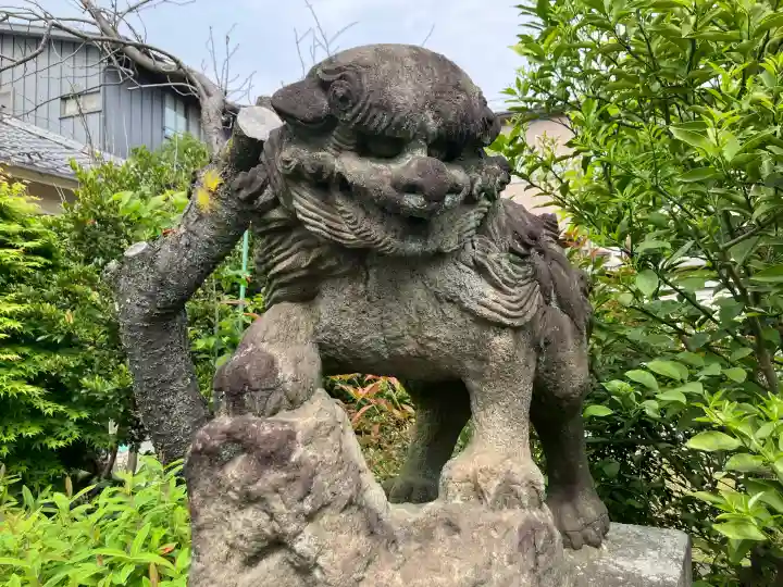 葛原神社の{uncategorized: "未分類", other: "その他", undefined: "問題あり", building: "その他建物", grave: "お墓", sacred_gate: "鳥居", guardian: "狛犬", statue: "像", buddha: "仏像", history: "歴史", nature: "自然", garden: "庭園", animal: "動物", pagoda: "塔", temizu: "手水舎", mountain_gate: "山門・神門", sanctuary: "本殿・本堂", subordinate: "末社・摂社", art: "芸術", scenery: "景色", jizo: "地蔵", ema: "絵馬", goshuin: "御朱印", omikuji: "おみくじ", items: "授与品その他", amulet: "お守り", goshuincho: "御朱印帳", eats: "食事", festival: "お祭り", votive_dance: "神楽", shichigosan: "七五三参", wedding: "結婚式", experience: "体験その他", initially: "初詣", around: "周辺", anti_infection: "感染症対策"}