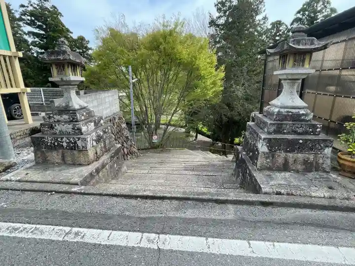 瀧之宮神社の{uncategorized: "未分類", other: "その他", undefined: "問題あり", building: "その他建物", grave: "お墓", sacred_gate: "鳥居", guardian: "狛犬", statue: "像", buddha: "仏像", history: "歴史", nature: "自然", garden: "庭園", animal: "動物", pagoda: "塔", temizu: "手水舎", mountain_gate: "山門・神門", sanctuary: "本殿・本堂", subordinate: "末社・摂社", art: "芸術", scenery: "景色", jizo: "地蔵", ema: "絵馬", goshuin: "御朱印", omikuji: "おみくじ", items: "授与品その他", amulet: "お守り", goshuincho: "御朱印帳", eats: "食事", festival: "お祭り", votive_dance: "神楽", shichigosan: "七五三参", wedding: "結婚式", experience: "体験その他", initially: "初詣", around: "周辺", anti_infection: "感染症対策"}