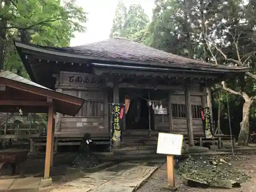 毘沙門堂の本殿・本堂