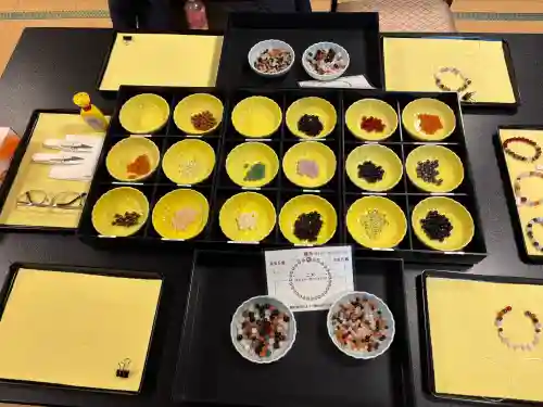 玉照院の{uncategorized: "未分類", other: "その他", undefined: "問題あり", building: "その他建物", grave: "お墓", sacred_gate: "鳥居", guardian: "狛犬", statue: "像", buddha: "仏像", history: "歴史", nature: "自然", garden: "庭園", animal: "動物", pagoda: "塔", temizu: "手水舎", mountain_gate: "山門・神門", sanctuary: "本殿・本堂", subordinate: "末社・摂社", art: "芸術", scenery: "景色", jizo: "地蔵", ema: "絵馬", goshuin: "御朱印", omikuji: "おみくじ", items: "授与品その他", amulet: "お守り", goshuincho: "御朱印帳", eats: "食事", festival: "お祭り", votive_dance: "神楽", shichigosan: "七五三参", wedding: "結婚式", experience: "体験その他", initially: "初詣", around: "周辺", anti_infection: "感染症対策"}