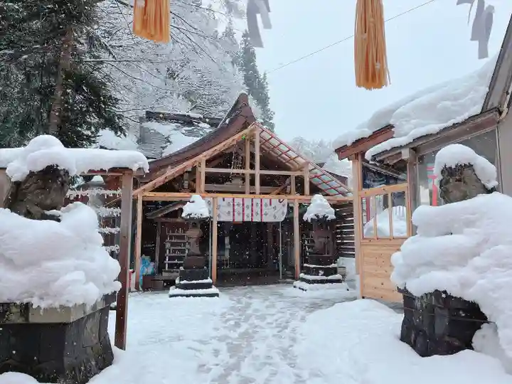 高龍神社の本殿・本堂