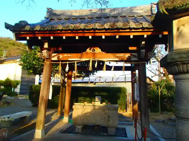 神明神社の手水舎