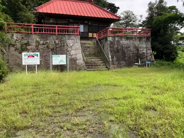 山梨岡神社の本殿・本堂